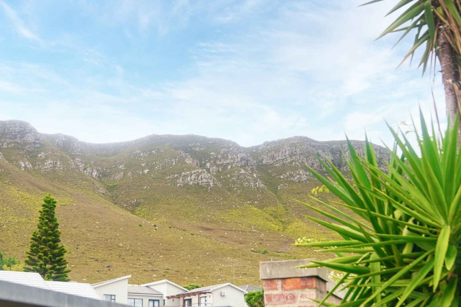 4 Bedroom Property for Sale in Hermanus Heights Western Cape
